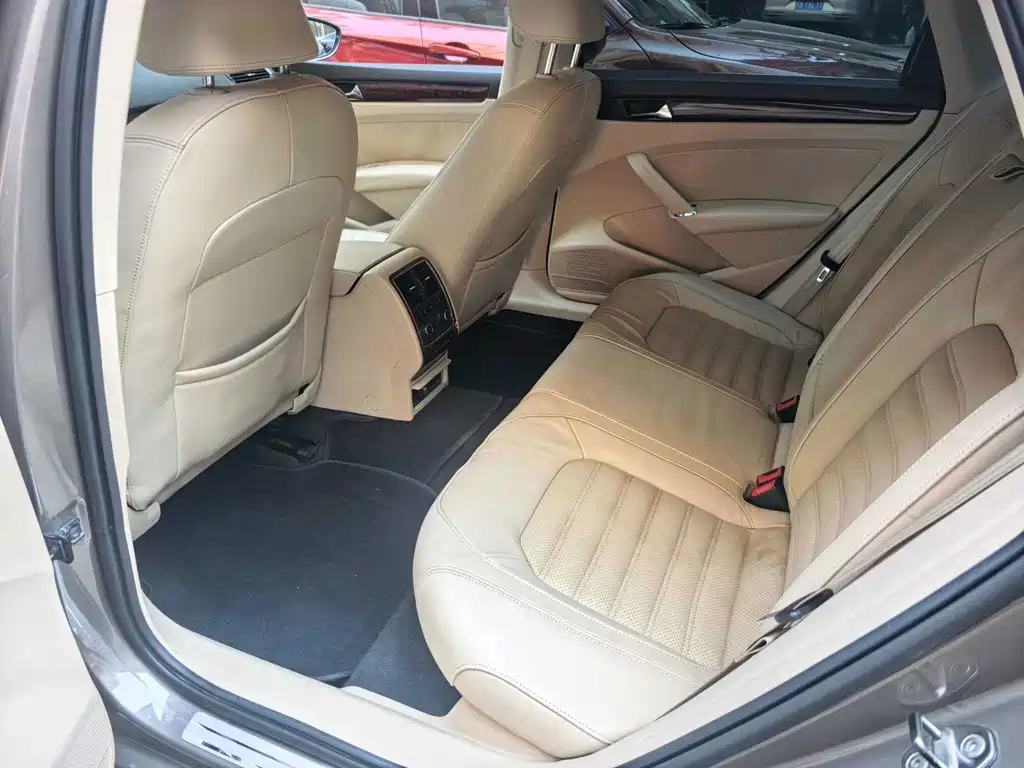 Volkswagen Passat — миниатюра 6
