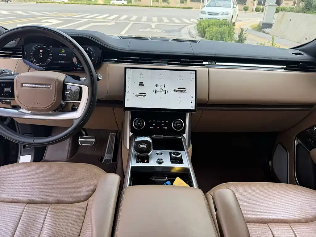 Land Rover Range Rover 2023 3.0 L6 400PS мест Long Wheelbase