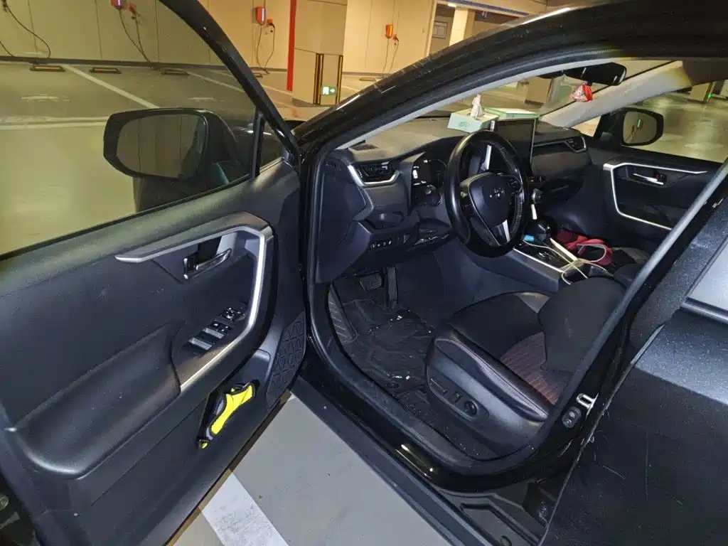 Toyota RAV4 Prime — миниатюра 12