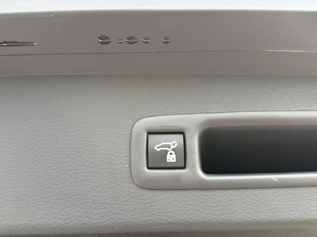 Toyota Granvia — миниатюра 17