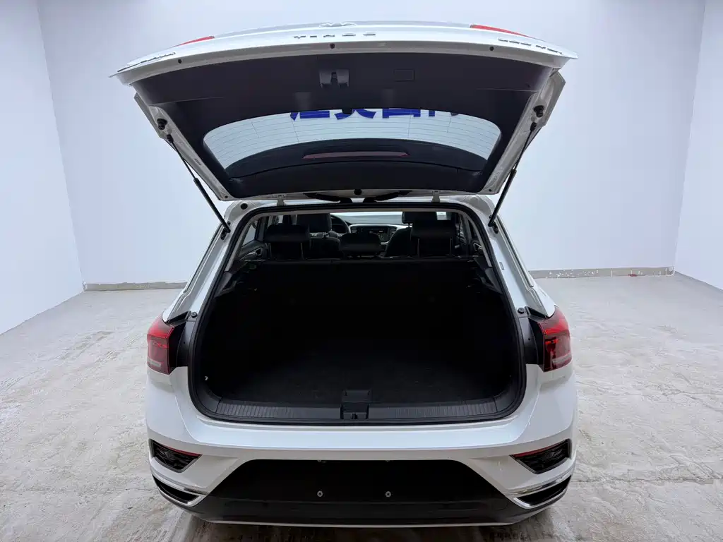 VOLKSWAGEN T ROC EXPLORING SONGS