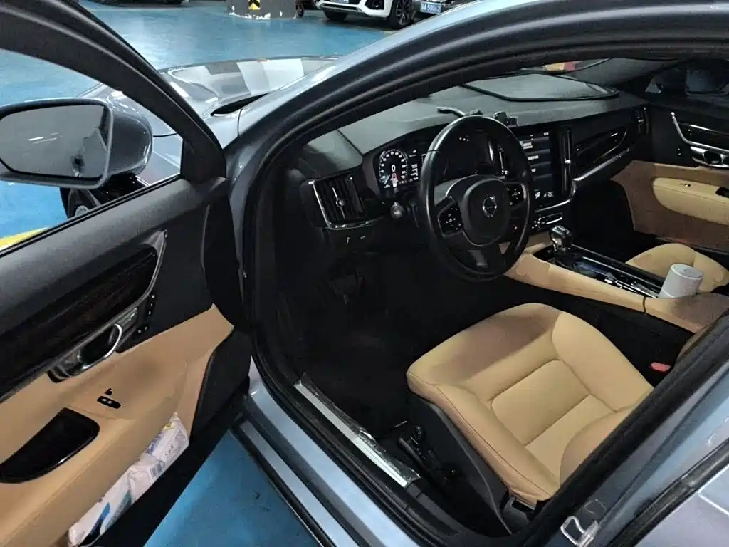 Volvo S90 — миниатюра 17