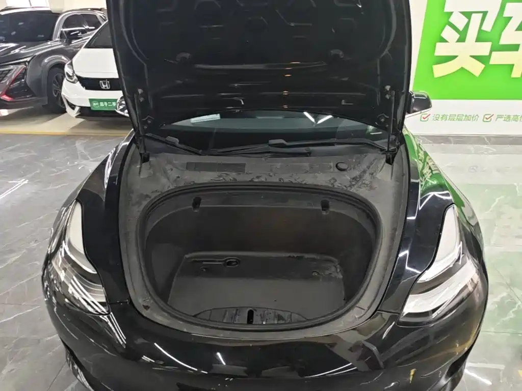 Tesla Model 3 — миниатюра 22