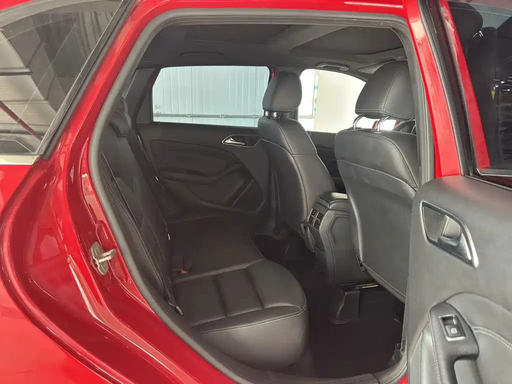Mercedes-Benz B-Class — миниатюра 9