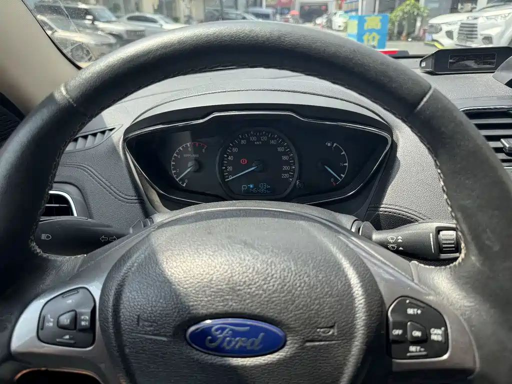 Ford Escort — миниатюра 14
