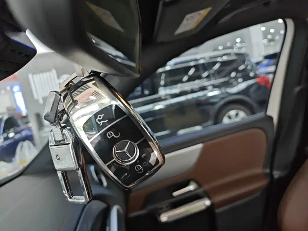Mercedes-Benz GLB — миниатюра 9