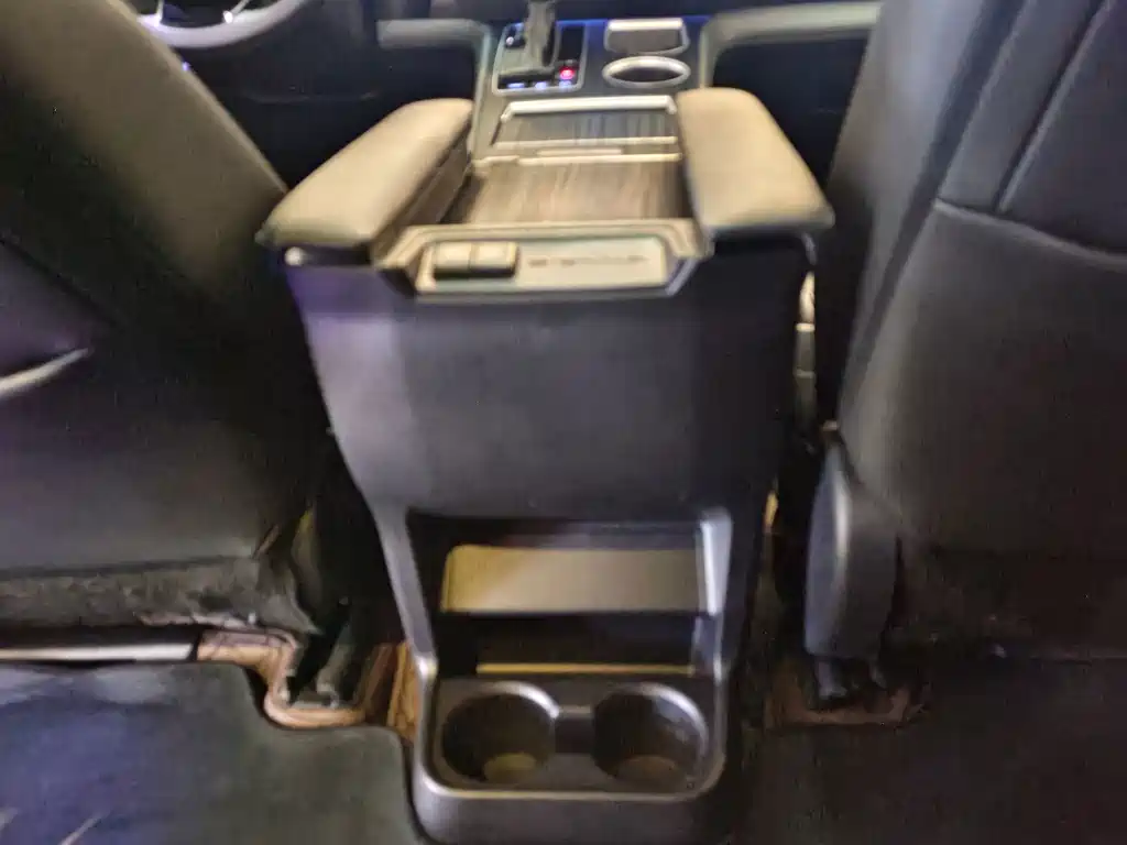 Toyota Sienna — миниатюра 13