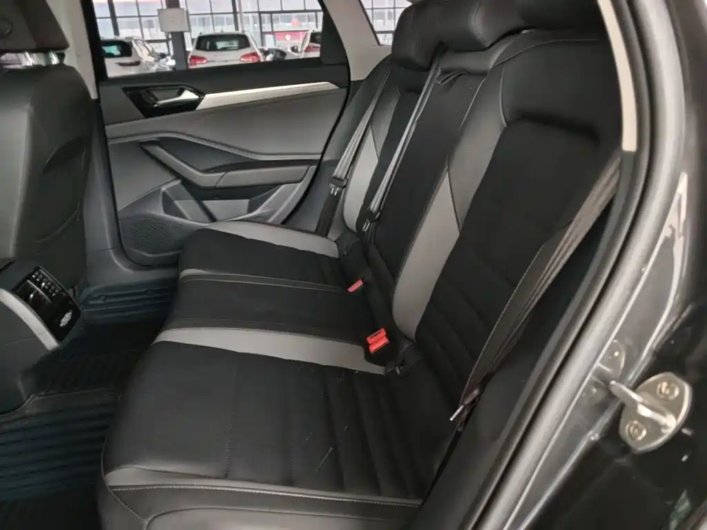 Volkswagen Sagitar — миниатюра 17