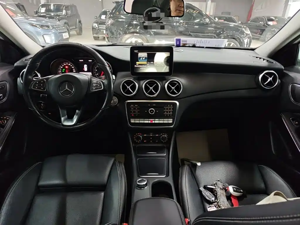 Mercedes-Benz GLA — миниатюра 10