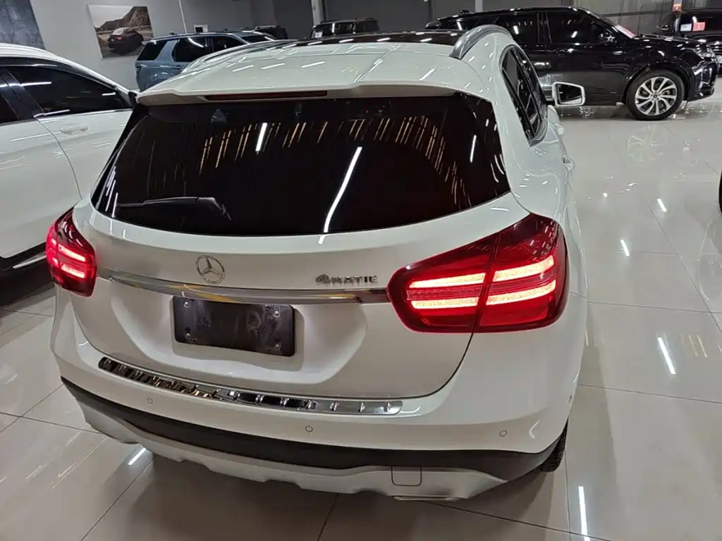 Mercedes-Benz GLA — миниатюра 6