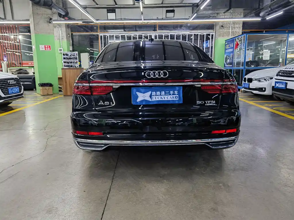 AUDI A8