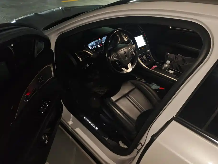 Lincoln MKZ — миниатюра 9