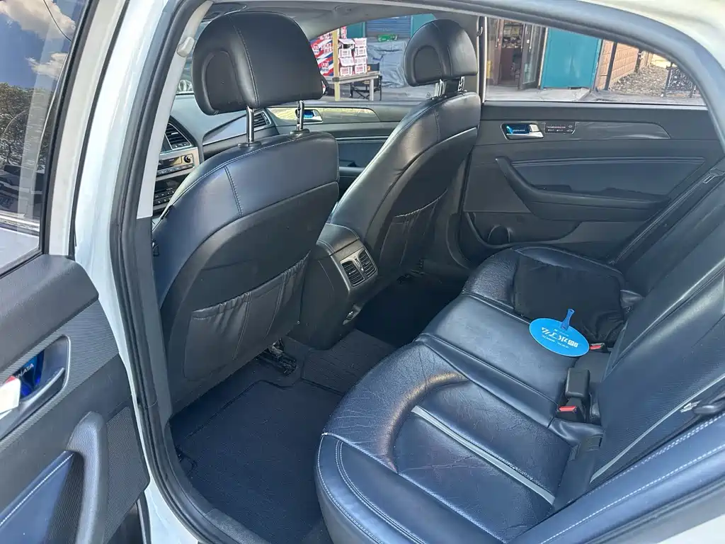 Hyundai Sonata — миниатюра 9