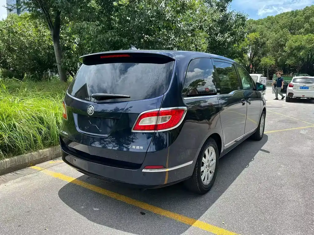 Buick GL8 — миниатюра 6