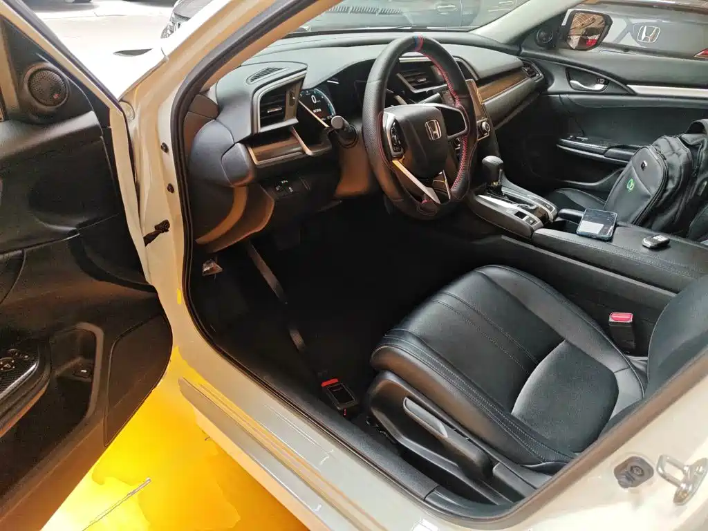 Honda Civic — миниатюра 16