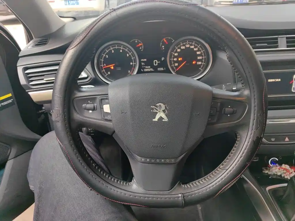 Peugeot 408 — миниатюра 11