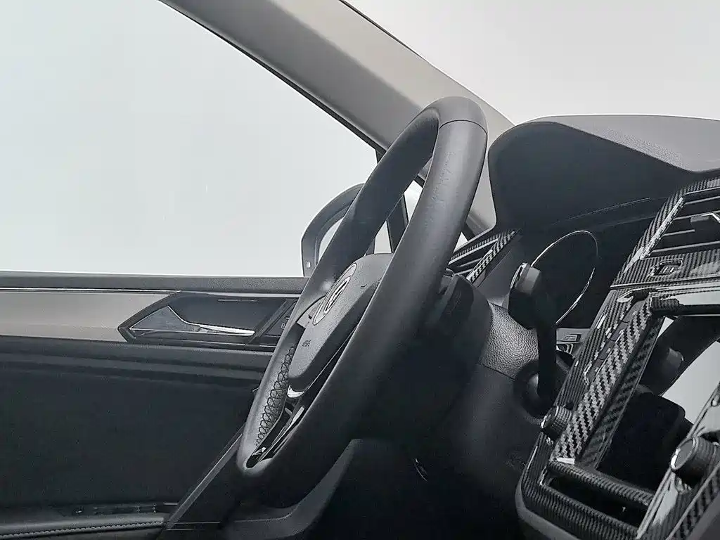 Volkswagen Tiguan L — миниатюра 22