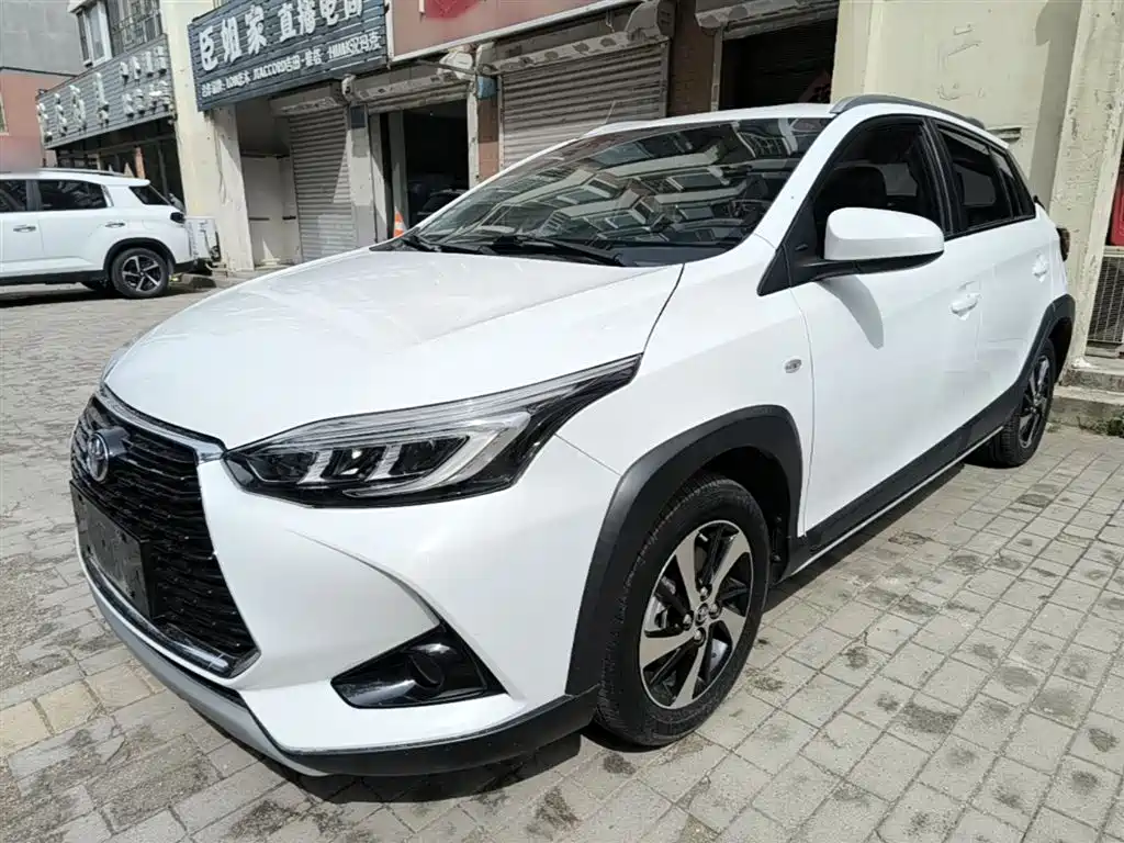 Купить Toyota Yaris L