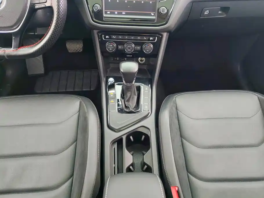 Volkswagen Tiguan L — миниатюра 16