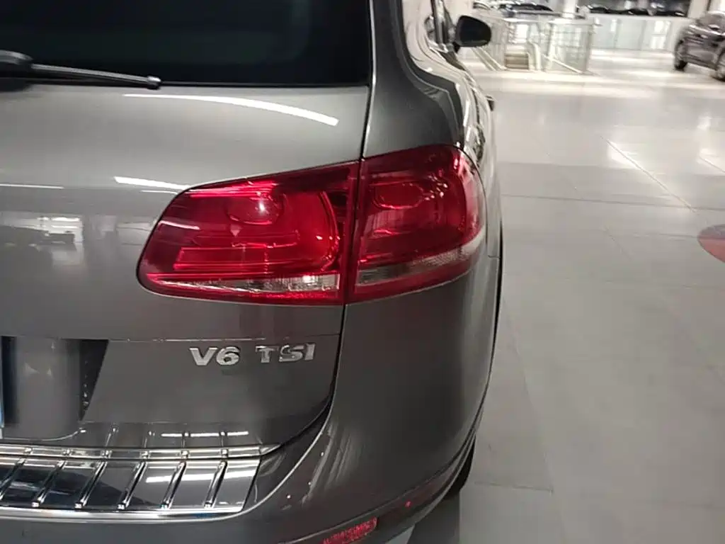Volkswagen Touareg 2011 3.0TSI Luxury