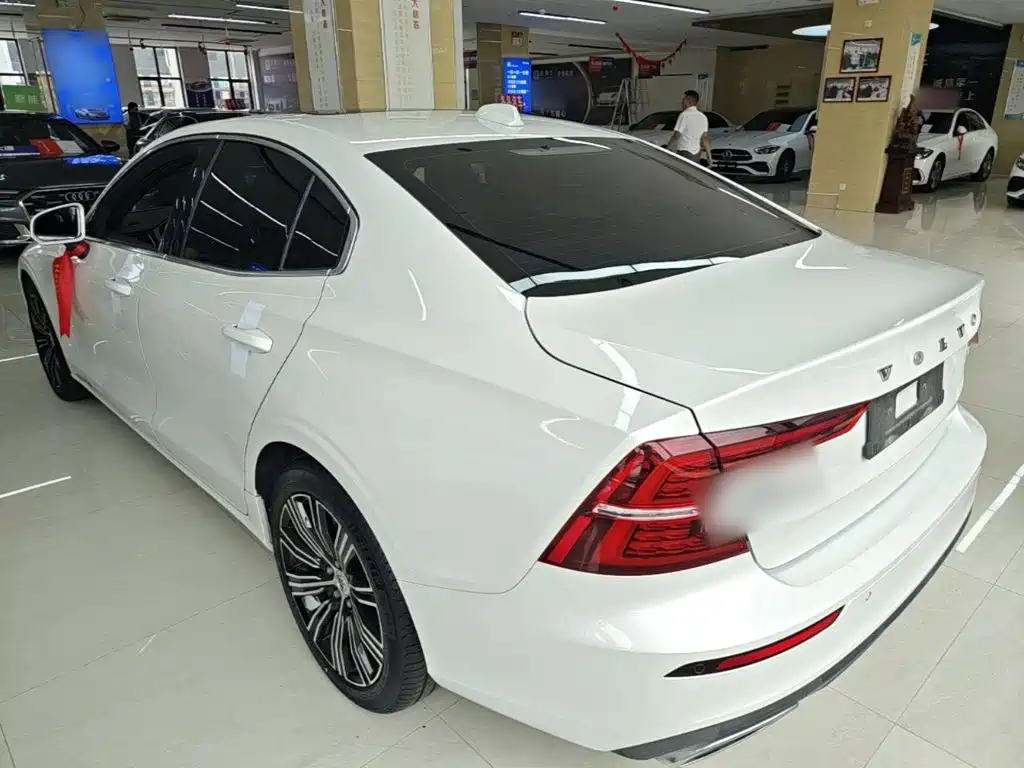 Volvo S60 — миниатюра 5