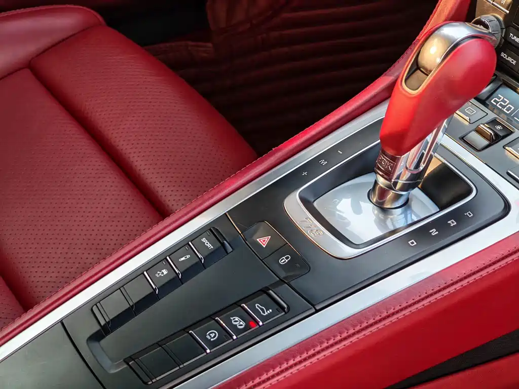 Porsche 718 2018 Cayman 2.0T