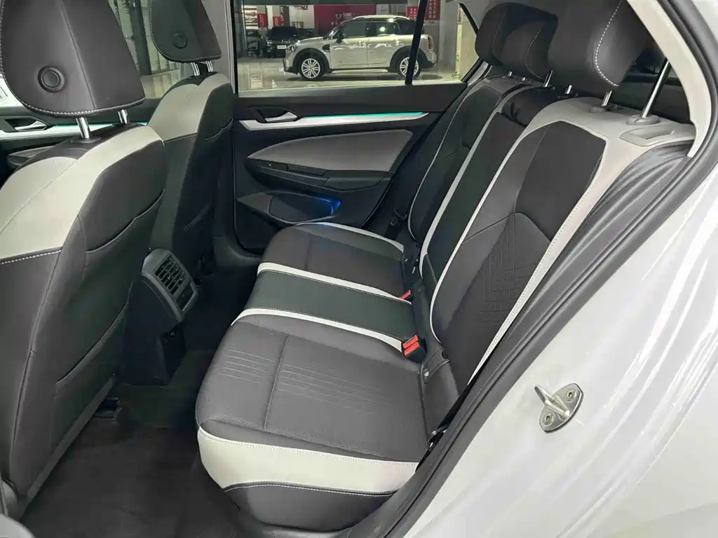 Volkswagen Golf — миниатюра 19