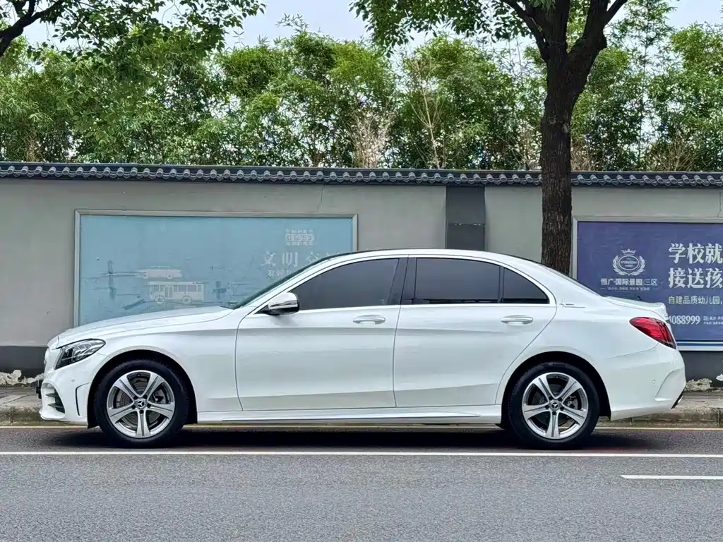 Mercedes-Benz C-Class — миниатюра 3
