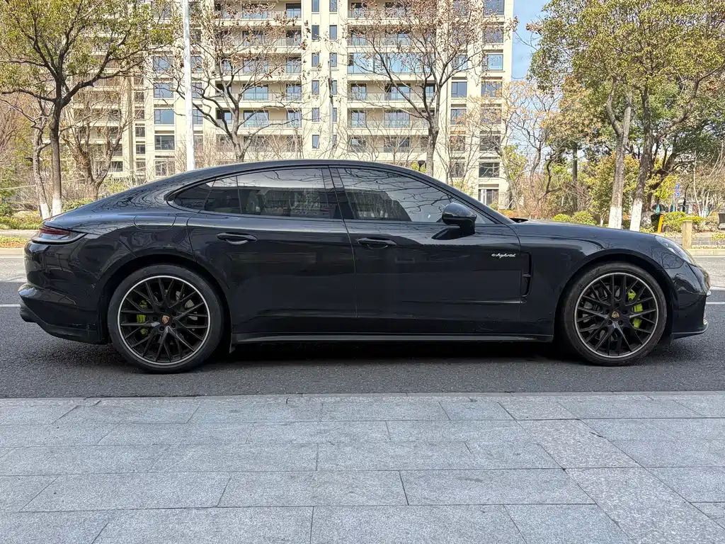 PORSCHE PANAMERA NEW ENERGY