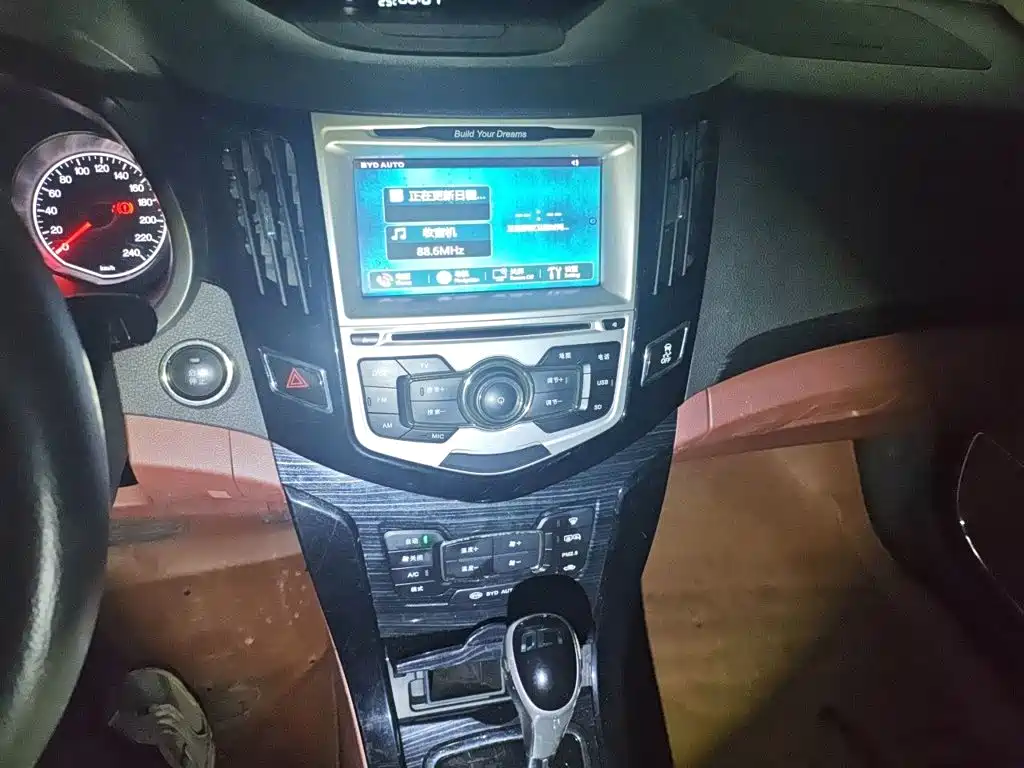 BYD Surui — миниатюра 9