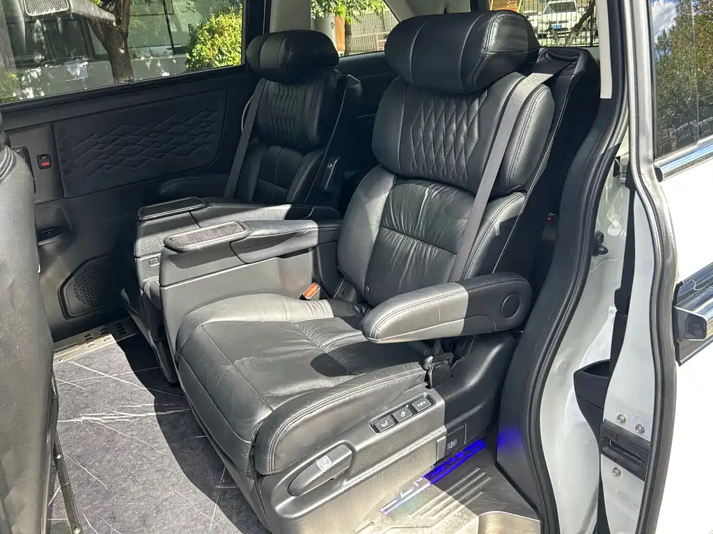 Honda Elysion — миниатюра 13