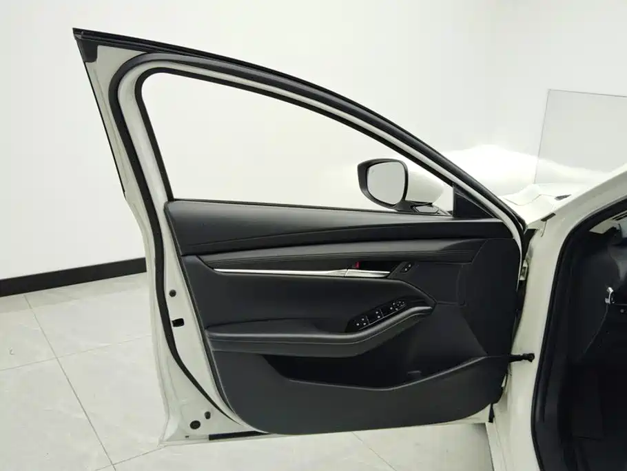 Mazda 3 Axela — миниатюра 7