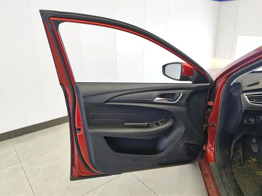 Roewe i5 2019 1.5L MT 4G