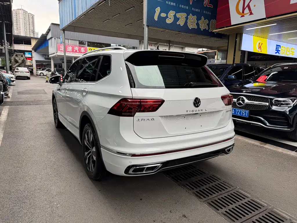 Volkswagen Tiguan L L 2024 330TSI AT R-Line