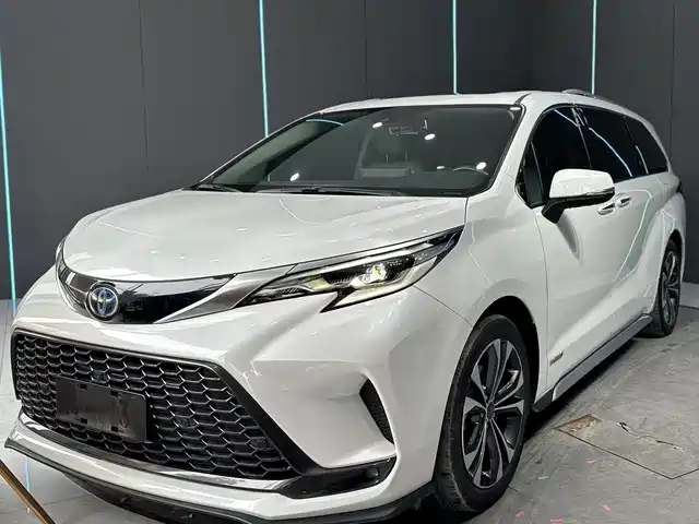 TOYOTA GREVIA 2024
