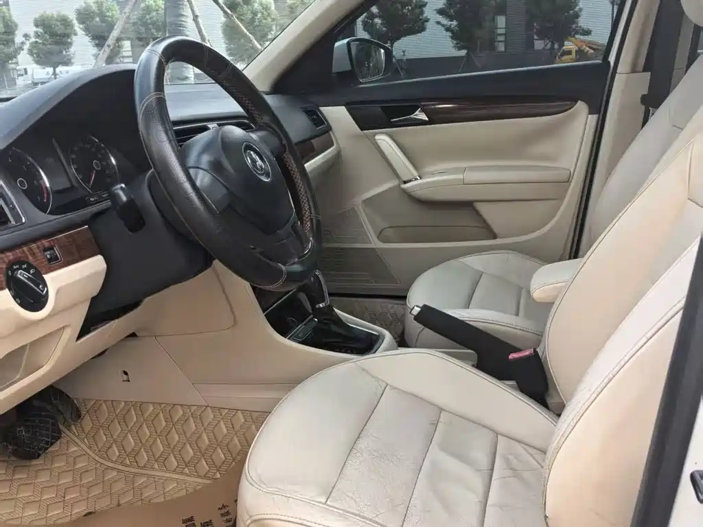 Volkswagen Lavida — миниатюра 4