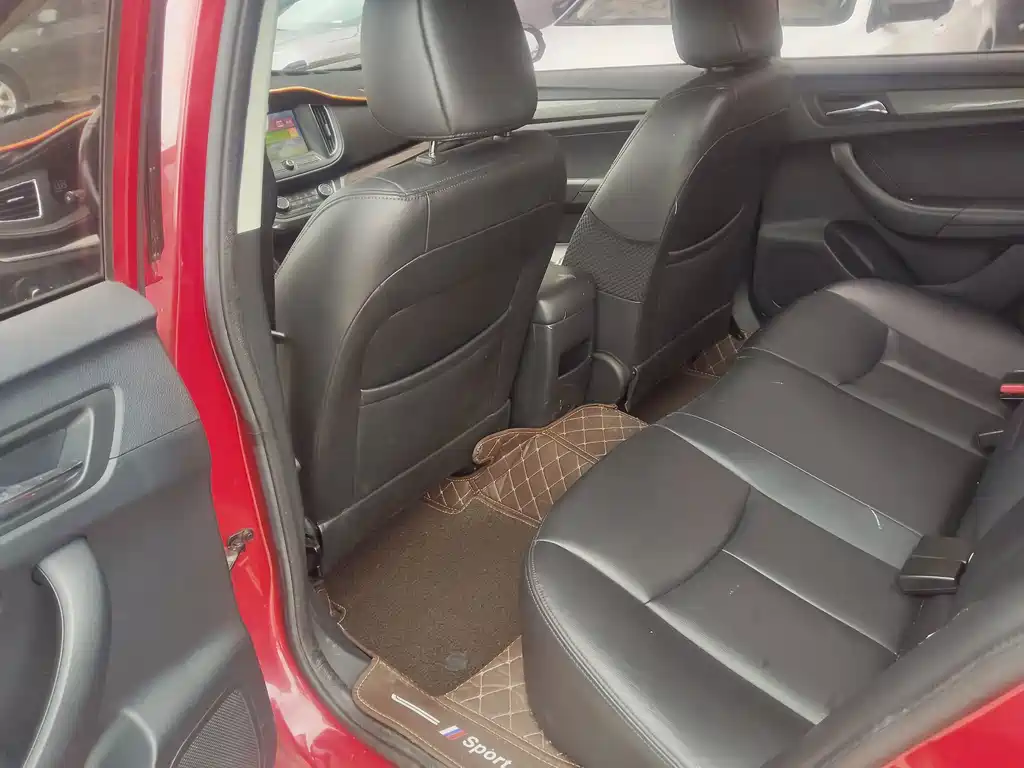 Roewe 360 1.5L Auto Luxury Edition, фото 8