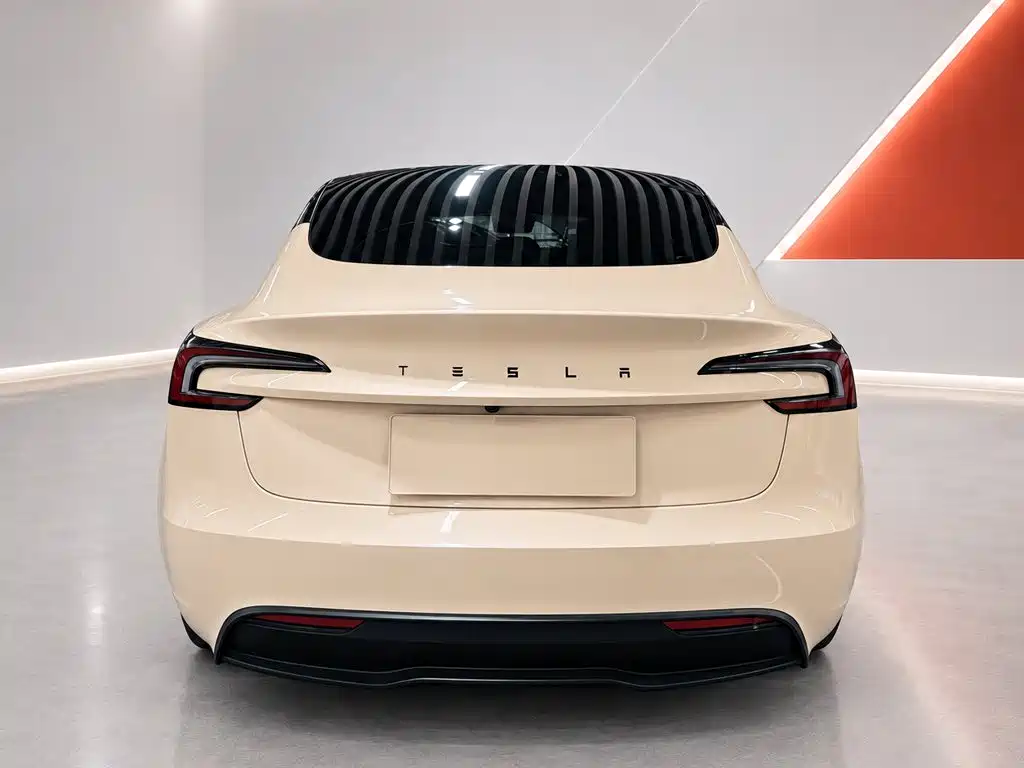 Tesla Model 3 — миниатюра 5
