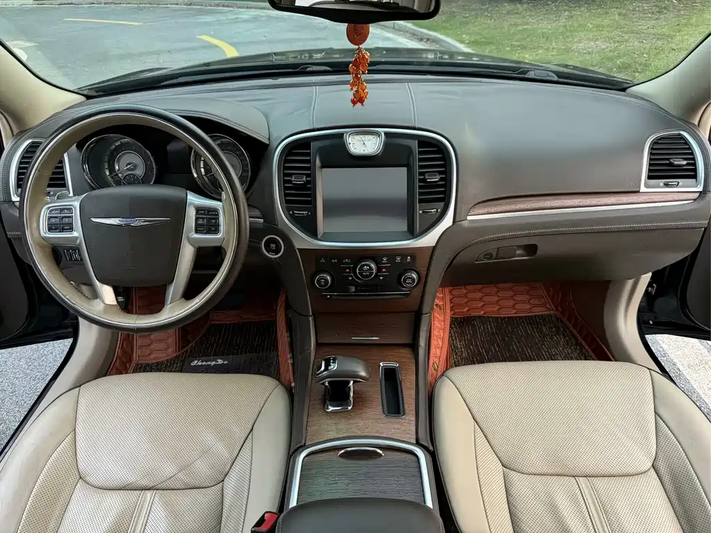 Chrysler 300C — миниатюра 8