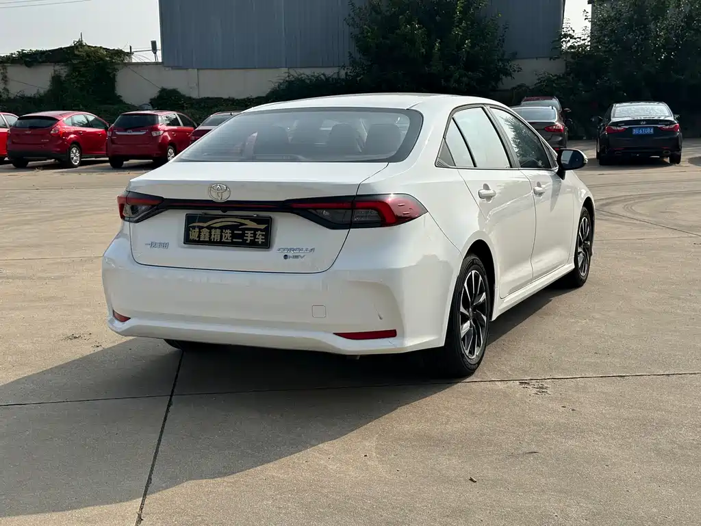 Toyota Corolla — миниатюра 12