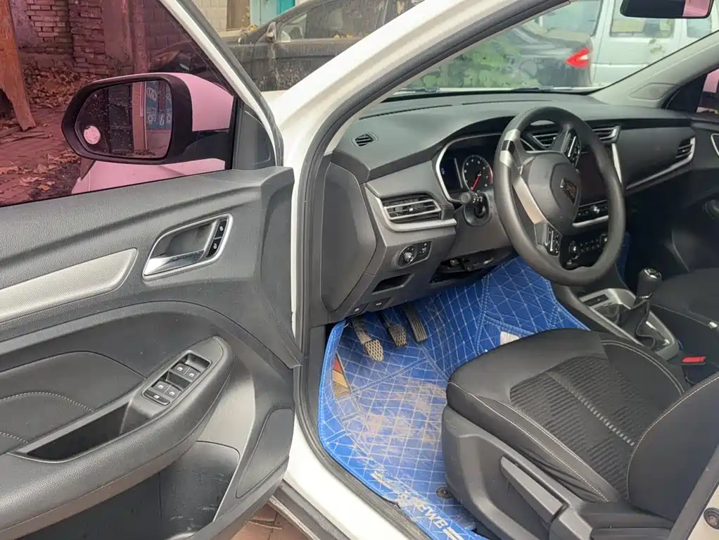 Roewe RX3 — миниатюра 12