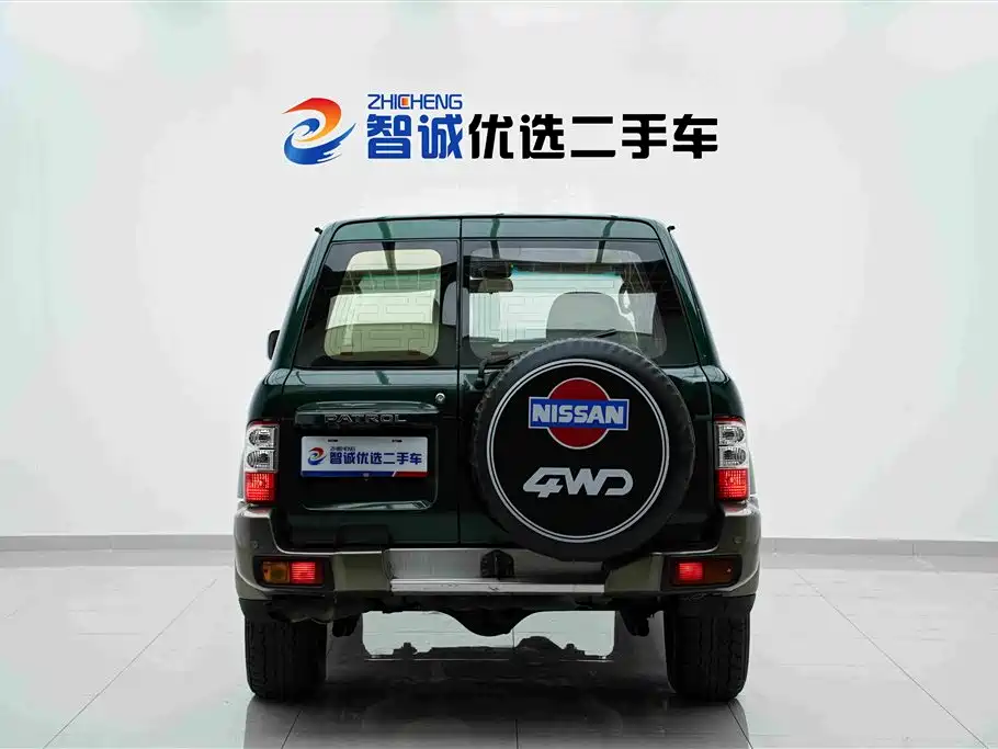 Nissan Patrol — миниатюра 35