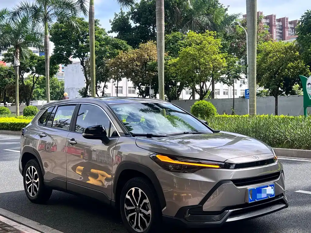 Toyota Frontlander 2026 2.0L CVT Luxury