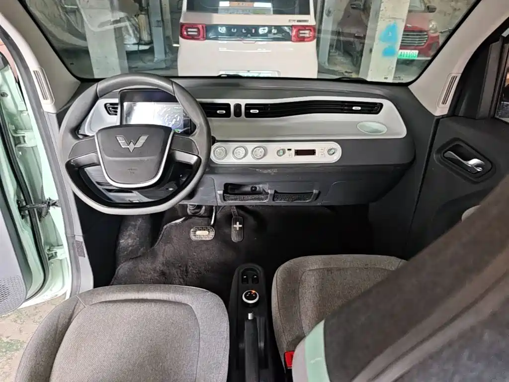 Wuling MINIEV — миниатюра 10