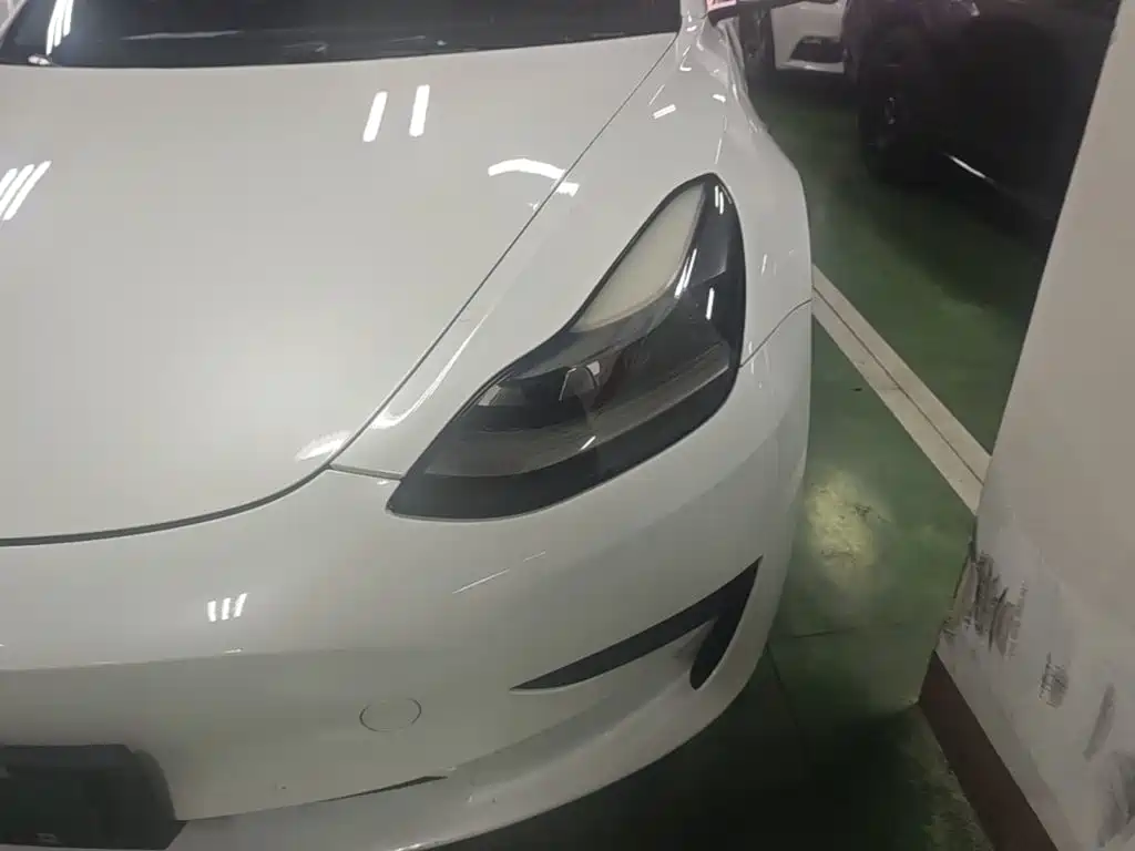 Tesla Model 3 — миниатюра 24