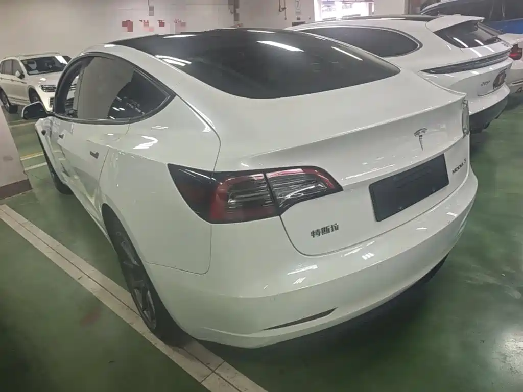 Tesla Model 3 — миниатюра 5