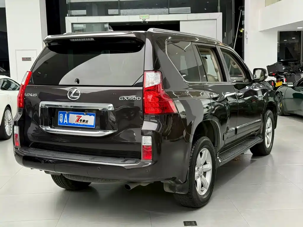 Lexus GX — миниатюра 9