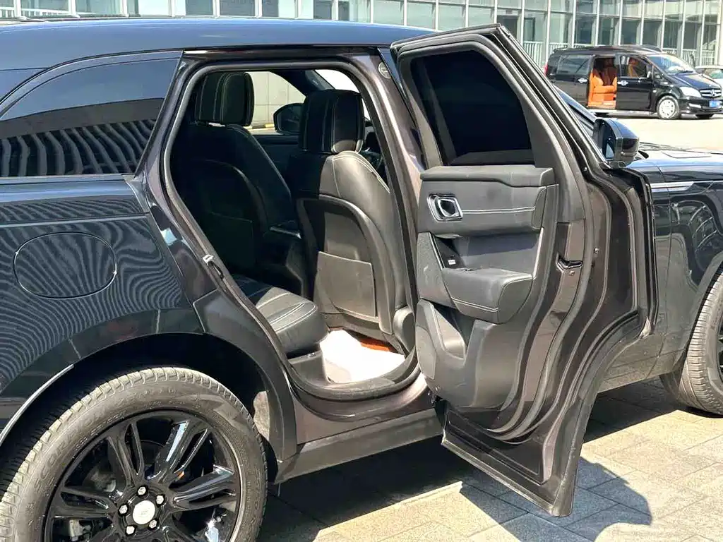 Land Rover Velar — миниатюра 16