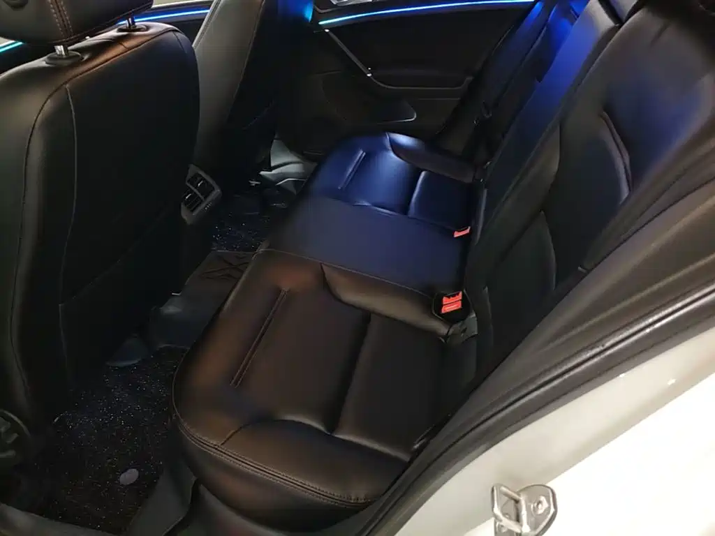Volkswagen Golf — миниатюра 17