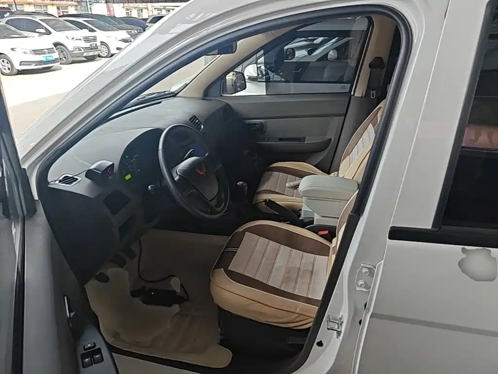 Wuling Hongguang — миниатюра 15